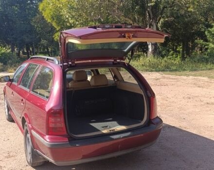 Красный Шкода Октавия, объемом двигателя 1.9 л и пробегом 381 тыс. км за 4500 $, фото 1 на Automoto.ua