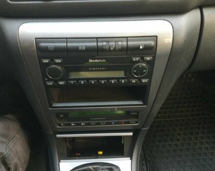 Красный Шкода Октавия, объемом двигателя 1.6 л и пробегом 196 тыс. км за 4500 $, фото 1 на Automoto.ua