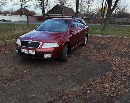 Красный Шкода Октавия, объемом двигателя 1.6 л и пробегом 330 тыс. км за 5800 $, фото 1 на Automoto.ua