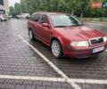 Красный Шкода Октавия, объемом двигателя 1.6 л и пробегом 288 тыс. км за 4500 $, фото 2 на Automoto.ua
