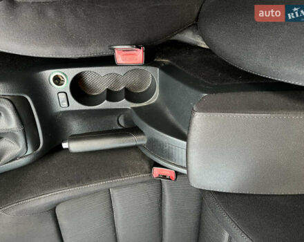 Красный Шкода Октавия, объемом двигателя 1.6 л и пробегом 280 тыс. км за 5500 $, фото 17 на Automoto.ua