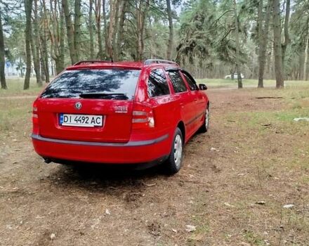 Красный Шкода Октавия, объемом двигателя 1.6 л и пробегом 318 тыс. км за 5150 $, фото 3 на Automoto.ua