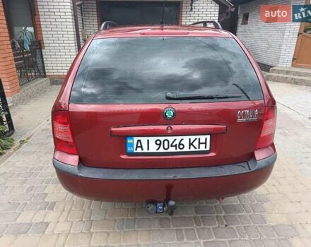 Красный Шкода Октавия, объемом двигателя 1.6 л и пробегом 262 тыс. км за 5300 $, фото 1 на Automoto.ua