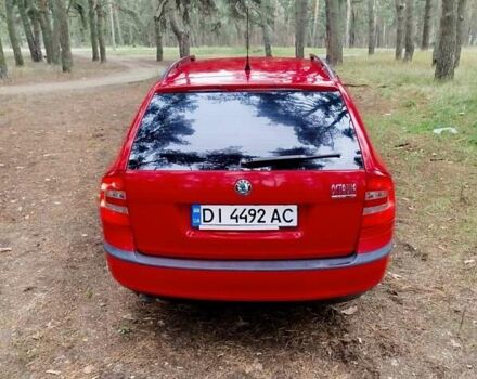 Красный Шкода Октавия, объемом двигателя 1.6 л и пробегом 318 тыс. км за 5150 $, фото 4 на Automoto.ua