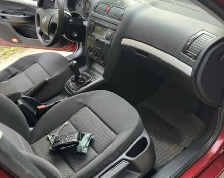 Червоний Шкода Октавія, об'ємом двигуна 1.6 л та пробігом 225 тис. км за 5600 $, фото 18 на Automoto.ua