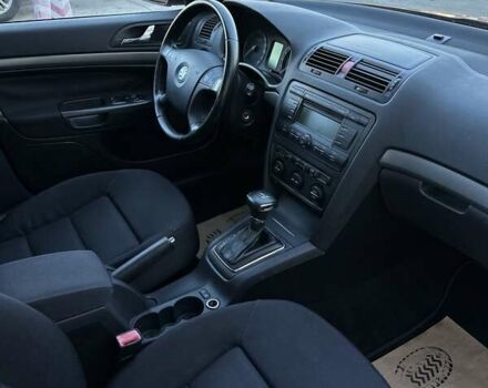 Красный Шкода Октавия, объемом двигателя 2 л и пробегом 206 тыс. км за 7900 $, фото 76 на Automoto.ua