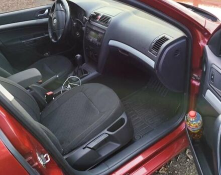 Красный Шкода Октавия, объемом двигателя 1.6 л и пробегом 330 тыс. км за 5800 $, фото 8 на Automoto.ua