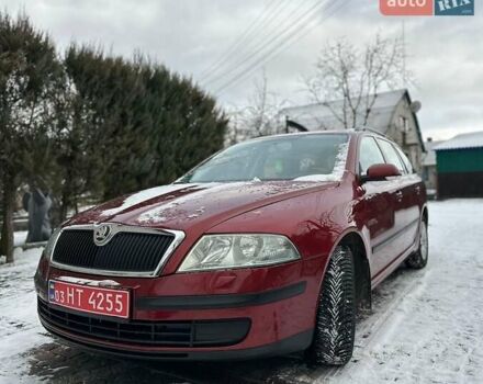 Красный Шкода Октавия, объемом двигателя 1.6 л и пробегом 232 тыс. км за 5500 $, фото 2 на Automoto.ua