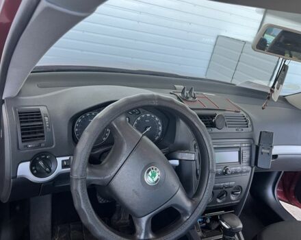 Шкода Октавия 2006 в Вышгороде на Automoto.ua Красный Шкода Октавия, объемом двигателя 1.6 л и пробегом 3 тыс. км за 6799 $, фото 6 на Automoto.ua