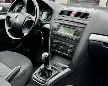 Красный Шкода Октавия, объемом двигателя 1.6 л и пробегом 232 тыс. км за 7700 $, фото 16 на Automoto.ua