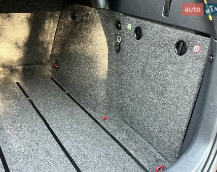 Красный Шкода Октавия, объемом двигателя 1.6 л и пробегом 188 тыс. км за 5750 $, фото 130 на Automoto.ua
