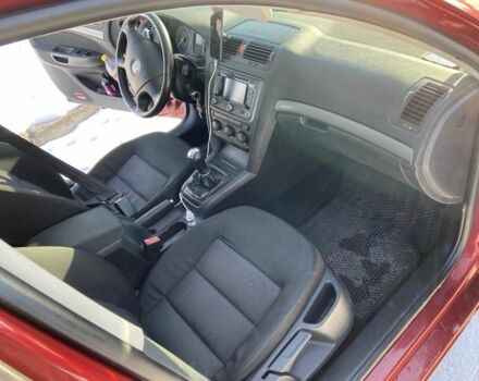 Красный Шкода Октавия, объемом двигателя 1.8 л и пробегом 296 тыс. км за 5400 $, фото 2 на Automoto.ua