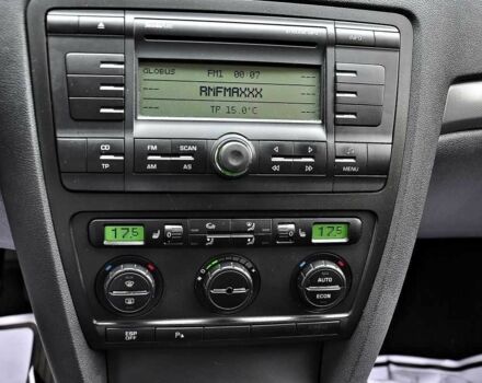 Красный Шкода Октавия, объемом двигателя 1.8 л и пробегом 300 тыс. км за 4800 $, фото 2 на Automoto.ua