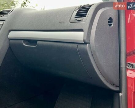 Красный Шкода Октавия, объемом двигателя 1.6 л и пробегом 215 тыс. км за 6890 $, фото 74 на Automoto.ua