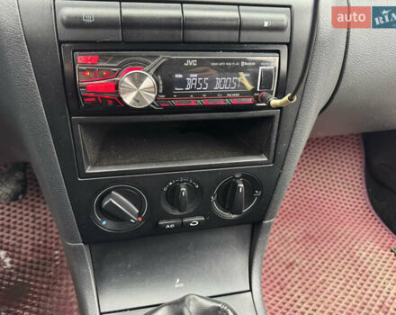 Красный Шкода Октавия, объемом двигателя 1.6 л и пробегом 316 тыс. км за 5980 $, фото 18 на Automoto.ua