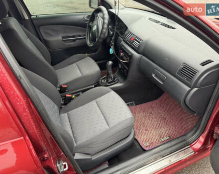 Красный Шкода Октавия, объемом двигателя 1.6 л и пробегом 316 тыс. км за 5980 $, фото 11 на Automoto.ua