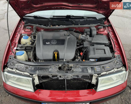 Красный Шкода Октавия, объемом двигателя 1.6 л и пробегом 316 тыс. км за 5980 $, фото 21 на Automoto.ua