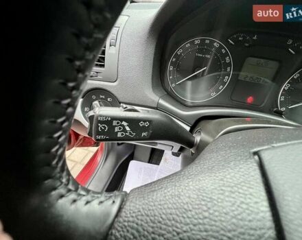 Красный Шкода Октавия, объемом двигателя 1.6 л и пробегом 215 тыс. км за 6890 $, фото 57 на Automoto.ua