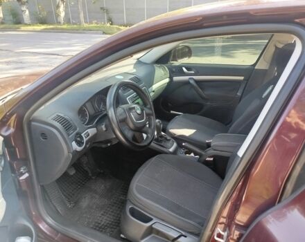 Красный Шкода Октавия, объемом двигателя 1.8 л и пробегом 374 тыс. км за 6100 $, фото 3 на Automoto.ua