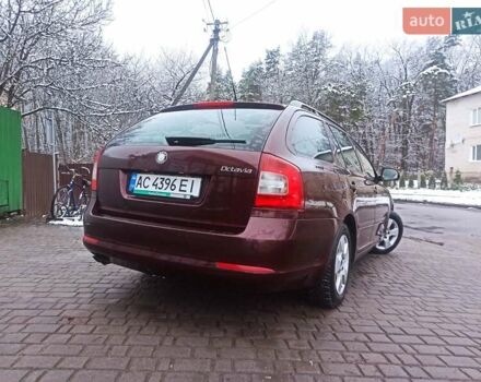 Красный Шкода Октавия, объемом двигателя 1.39 л и пробегом 279 тыс. км за 5390 $, фото 16 на Automoto.ua