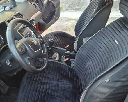 Красный Шкода Октавия, объемом двигателя 1.97 л и пробегом 305 тыс. км за 7300 $, фото 5 на Automoto.ua