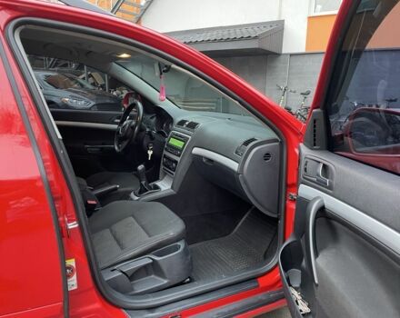 Красный Шкода Октавия, объемом двигателя 1.6 л и пробегом 363 тыс. км за 6300 $, фото 15 на Automoto.ua