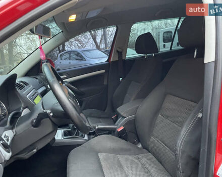 Красный Шкода Октавия, объемом двигателя 1.6 л и пробегом 363 тыс. км за 6300 $, фото 9 на Automoto.ua