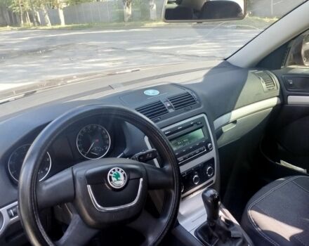 Красный Шкода Октавия, объемом двигателя 1.8 л и пробегом 374 тыс. км за 6100 $, фото 2 на Automoto.ua