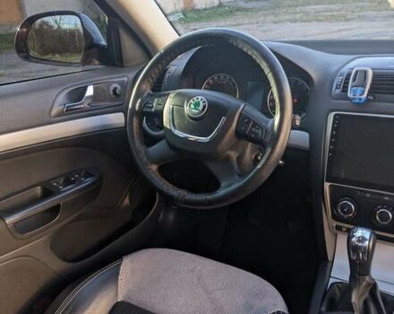 Красный Шкода Октавия, объемом двигателя 1.6 л и пробегом 280 тыс. км за 7600 $, фото 15 на Automoto.ua