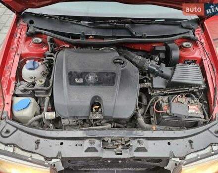 Красный Шкода Октавия, объемом двигателя 1.6 л и пробегом 227 тыс. км за 4999 $, фото 5 на Automoto.ua