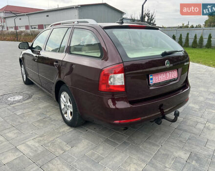 Червоний Шкода Октавія, об'ємом двигуна 1.2 л та пробігом 265 тис. км за 7900 $, фото 4 на Automoto.ua
