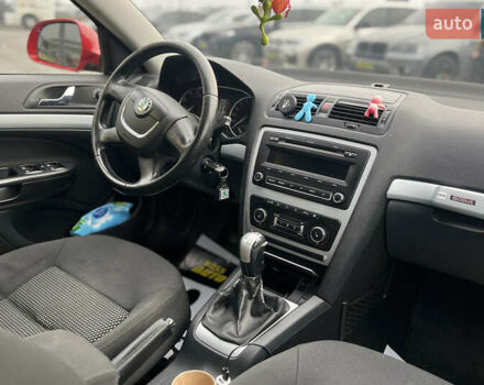 Червоний Шкода Октавія, об'ємом двигуна 1.8 л та пробігом 268 тис. км за 7800 $, фото 21 на Automoto.ua