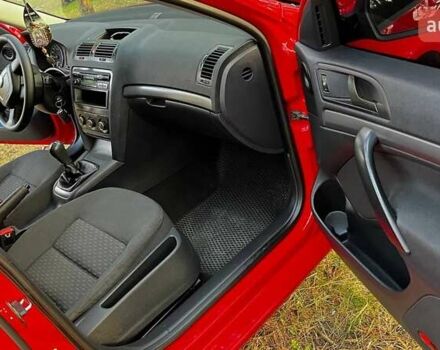 Красный Шкода Октавия, объемом двигателя 1.9 л и пробегом 267 тыс. км за 8299 $, фото 7 на Automoto.ua