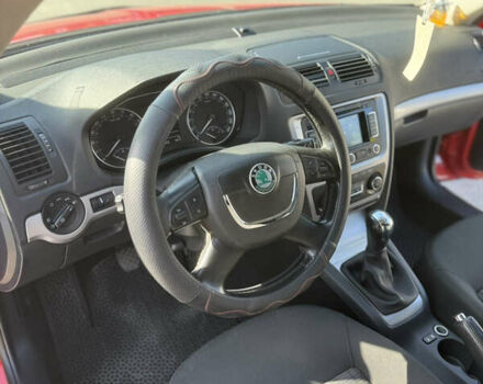 Красный Шкода Октавия, объемом двигателя 1.6 л и пробегом 312 тыс. км за 6850 $, фото 5 на Automoto.ua