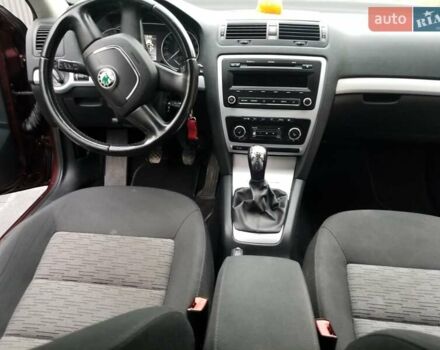 Красный Шкода Октавия, объемом двигателя 1.8 л и пробегом 210 тыс. км за 6950 $, фото 10 на Automoto.ua