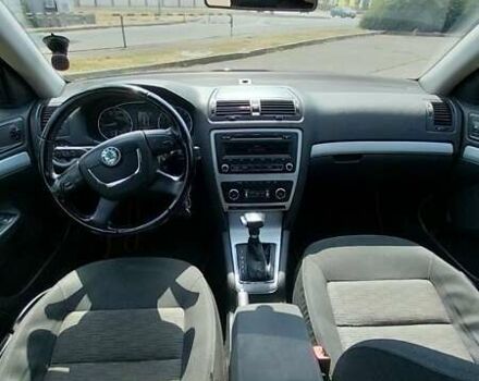 Красный Шкода Октавия, объемом двигателя 1.6 л и пробегом 250 тыс. км за 8500 $, фото 1 на Automoto.ua