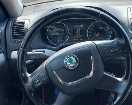 Красный Шкода Октавия, объемом двигателя 1.6 л и пробегом 250 тыс. км за 8500 $, фото 3 на Automoto.ua