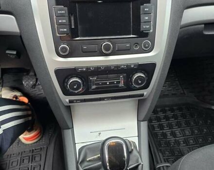 Шкода Октавия 2011 в Малине на Automoto.ua Красный Шкода Октавия, объемом двигателя 1.6 л и пробегом 182 тыс. км за 9000 $, фото 14 на Automoto.ua