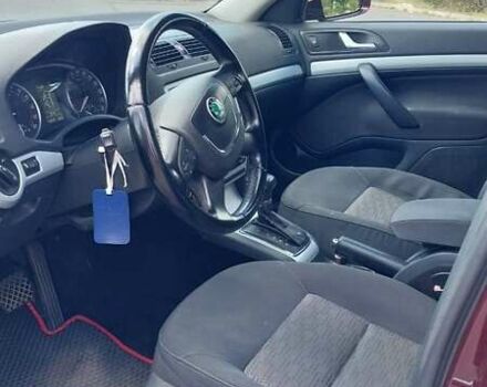 Красный Шкода Октавия, объемом двигателя 1.6 л и пробегом 250 тыс. км за 8500 $, фото 4 на Automoto.ua