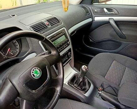 Шкода Октавия 2011 в Сумах на Automoto.ua Красный Шкода Октавия, объемом двигателя 1.6 л и пробегом 250 тыс. км за 8200 $, фото 1 на Automoto.ua