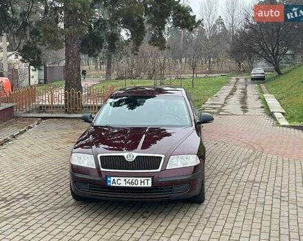 Красный Шкода Октавия, объемом двигателя 1.6 л и пробегом 196 тыс. км за 7000 $, фото 3 на Automoto.ua