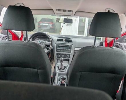 Красный Шкода Октавия, объемом двигателя 1.6 л и пробегом 270 тыс. км за 7400 $, фото 2 на Automoto.ua