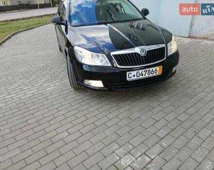 Красный Шкода Октавия, объемом двигателя 2 л и пробегом 215 тыс. км за 8650 $, фото 2 на Automoto.ua