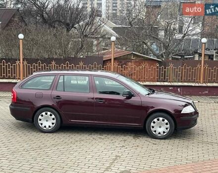 Красный Шкода Октавия, объемом двигателя 1.6 л и пробегом 196 тыс. км за 7000 $, фото 2 на Automoto.ua