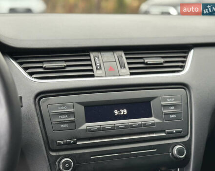 Красный Шкода Октавия, объемом двигателя 1.8 л и пробегом 260 тыс. км за 10800 $, фото 31 на Automoto.ua
