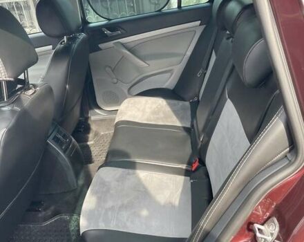 Красный Шкода Октавия, объемом двигателя 1.6 л и пробегом 295 тыс. км за 8600 $, фото 6 на Automoto.ua