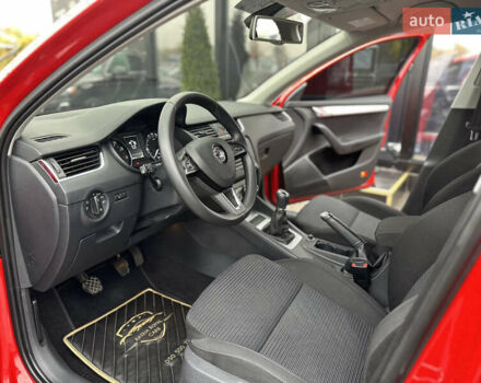 Красный Шкода Октавия, объемом двигателя 1.8 л и пробегом 260 тыс. км за 10800 $, фото 13 на Automoto.ua