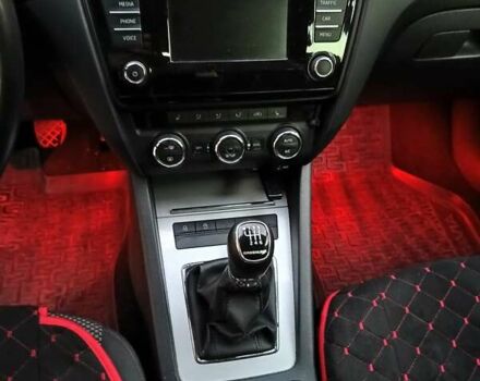 Шкода Октавия 2014 в Луцке на Automoto.ua Красный Шкода Октавия, объемом двигателя 1.6 л и пробегом 279 тыс. км за 10700 $, фото 18 на Automoto.ua