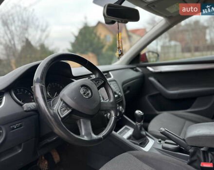 Червоний Шкода Октавія, об'ємом двигуна 1.6 л та пробігом 180 тис. км за 10999 $, фото 4 на Automoto.ua