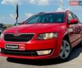Красный Шкода Октавия, объемом двигателя 1.6 л и пробегом 350 тыс. км за 9890 $, фото 2 на Automoto.ua